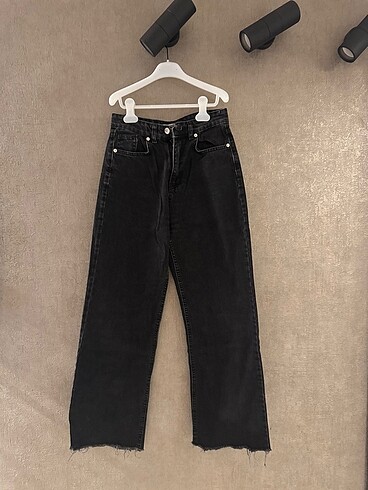 Stradivarius Düz Kesim Kot Pantolon
