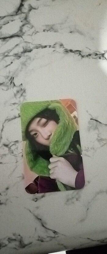 Hanni kpop pc koruyucuyla beraber (El yapımı değildir) 