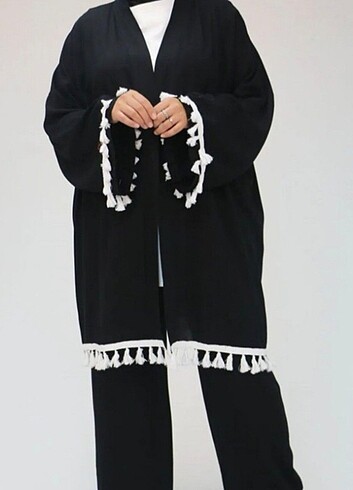 Kolları püsküllü takım
