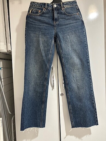 Stradivarius stradivarius straight jean 36