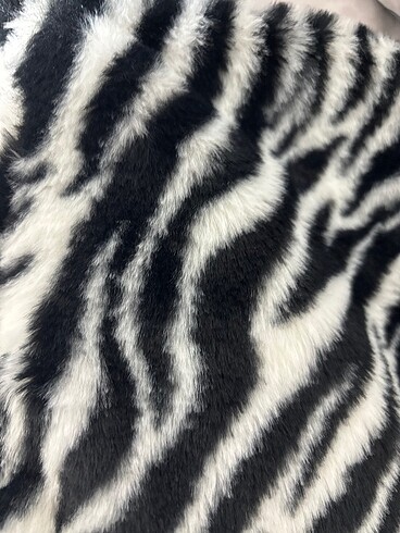 H&M h&m zebra desenli peluş çanta