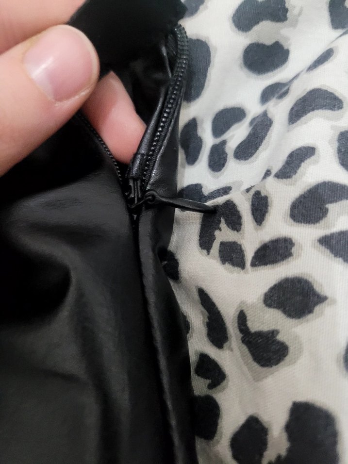 Siyah Deri Etek - Görsel 3