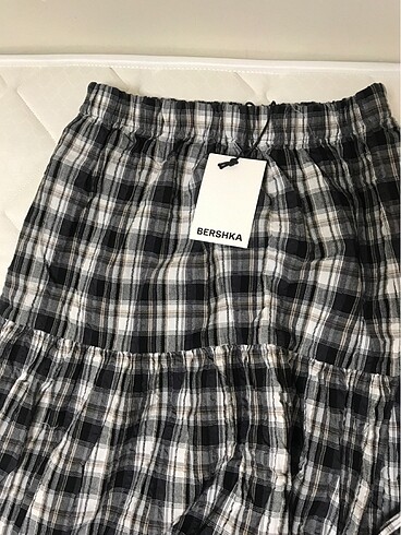 Bershka Bershka Yırtmaçlı uzun etek
