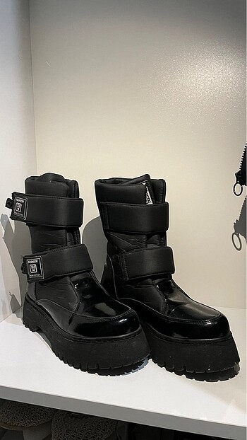 Rebirth Fashion Wear Bayan bot