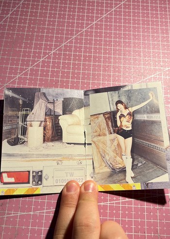 Nayeon - The 2nd Mini Albüm Mini Photobook (?) - Görsel 5