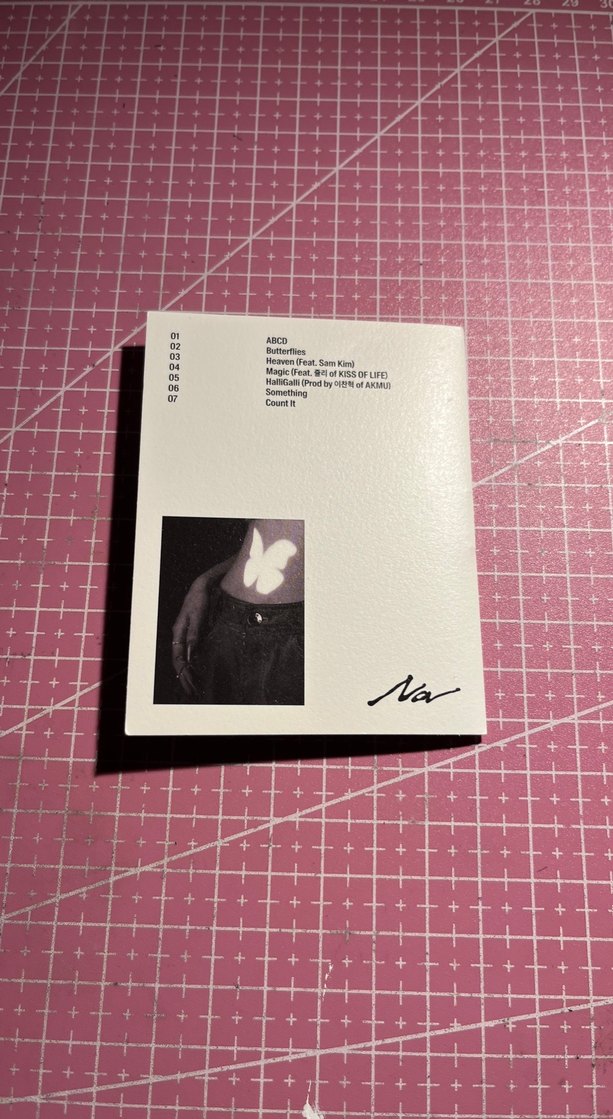 Nayeon - The 2nd Mini Albüm Mini Photobook (?) - Görsel 2