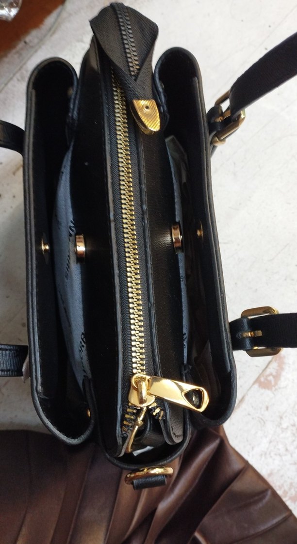 Kadın Siyah Deri Tokalı Çanta - Görsel 3