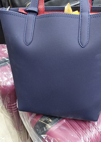 iki taraflı kullanımli kırmızı lacivertli kadın deri çanta - Görsel 2