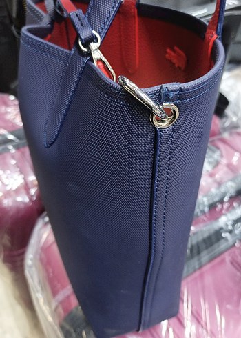 iki taraflı kullanımli kırmızı lacivertli kadın deri çanta - Görsel 5