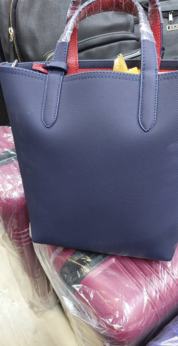 iki taraflı kullanımli kırmızı lacivertli kadın deri çanta - Görsel 2