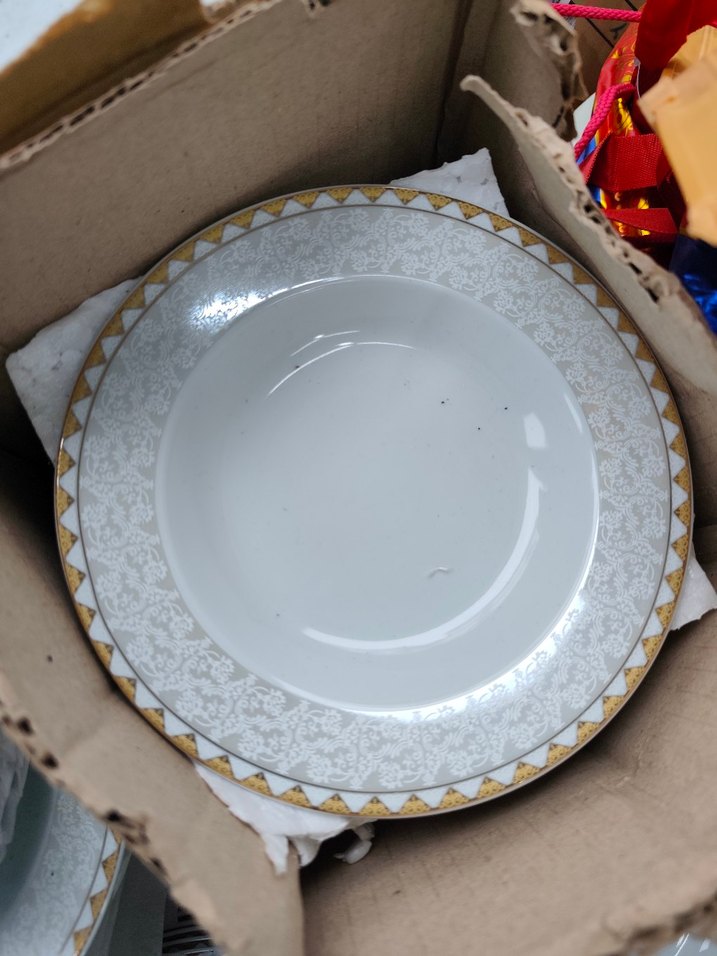 Gri ve Beyaz Desenli Yemek Tabağı - Görsel 2