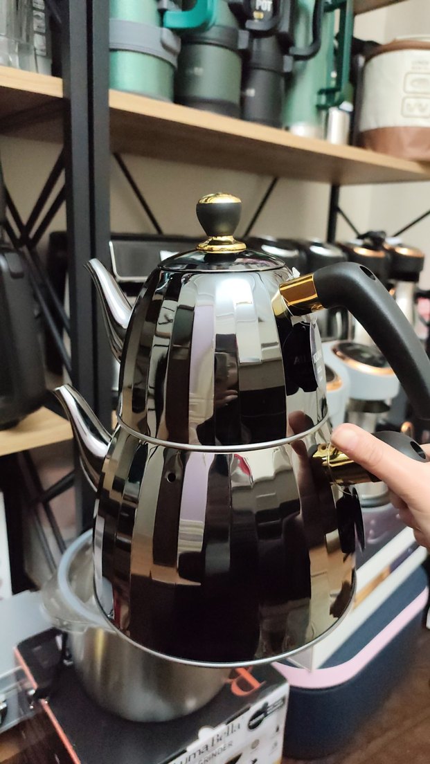 Parlak Altın Renkli Çaydanlık - Görsel 2