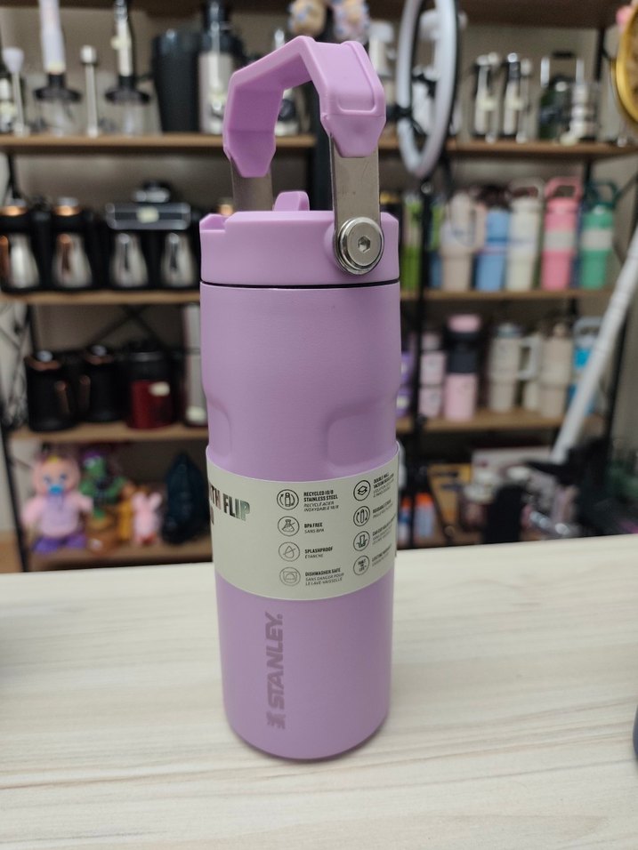 Çocuklar için renkli Stanley termos şişeleri - Görsel 3