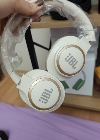 Renkli JBL Kablosuz Kulaklıklar - Görsel 2