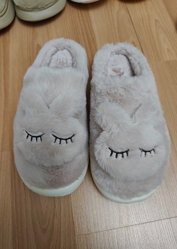 Pembe Ponponlu Nakışlı Kadın Ev Terliği - Görsel 4