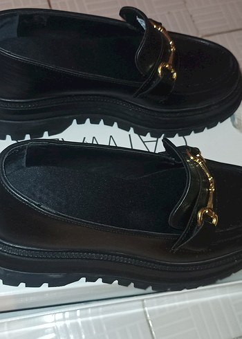 Zincir Detaylı Siyah Deri Platform Topuklu Kadın Loafer - Görsel 4