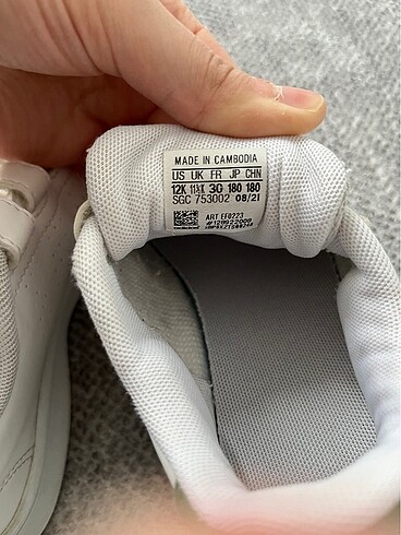 30 Beden beyaz Renk Adidas ayakkabı
