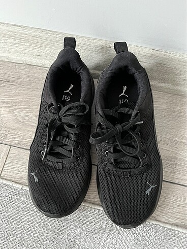 37 Beden siyah Renk Puma spor ayakkabı