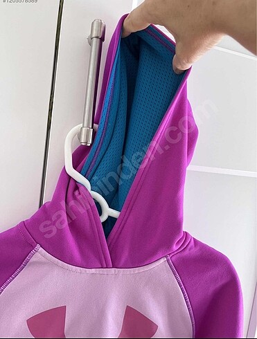 10 Yaş Beden UNDER ARMOUR SWEATSHIRT
