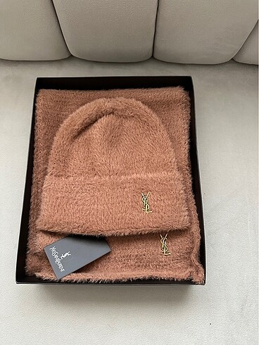 Ysl atkı bere
