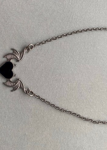 Zincir Detaylı Siyah Gotik Kalp Kolye - Görsel 2