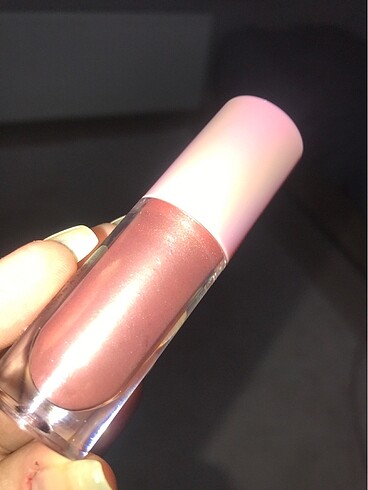 Revolution gloss
