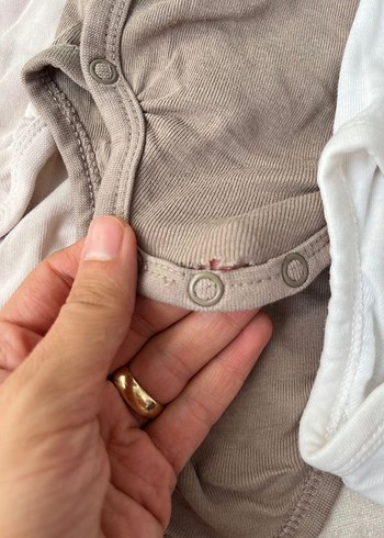 Bebek Beyaz Kısa Kollu Pamuklu Tulum - Görsel 3