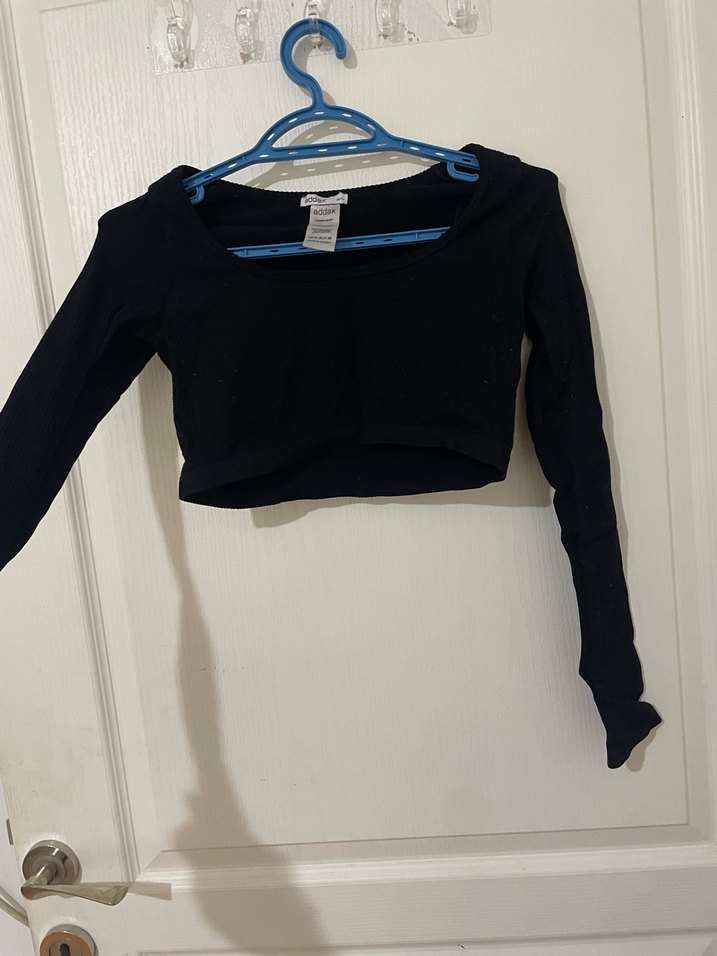 Siyah Uzun Kollu Crop Top - Görsel 2