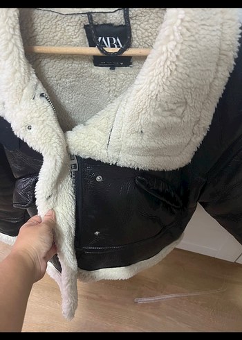 zara Kürklü Siyah Deri Kadın Kısa Mont - Görsel 4