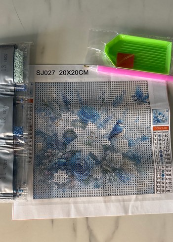 Mavi Çiçek Desenli 20x20 cm Puzzle