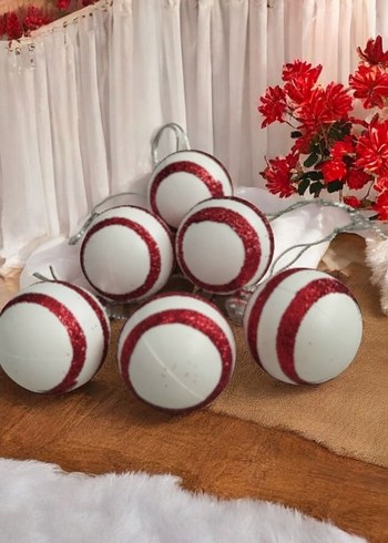 6 Adet Kırmızı Simli Beyaz Yılbaşı Topu - Görsel 2