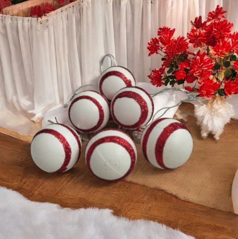 6 Adet Kırmızı Simli Beyaz Yılbaşı Topu - Görsel 2