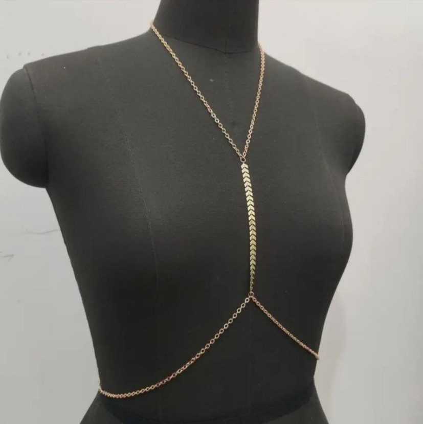 Altın Renk Zincir Detaylı Bohem Vücut Zinciri - Görsel 4