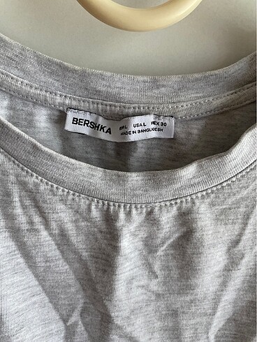 Bershka Bershka göbek deliğini kapatan crop