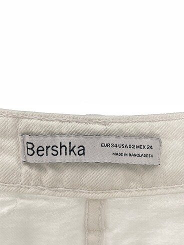 34 Beden beyaz Renk Bershka Uzun Etek %70 İndirimli.