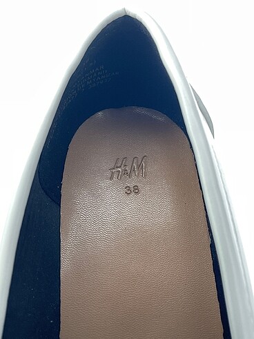 38 Beden beyaz Renk H&M Loafer %70 İndirimli.