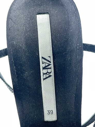 39 Beden siyah Renk Zara Stiletto %70 İndirimli.