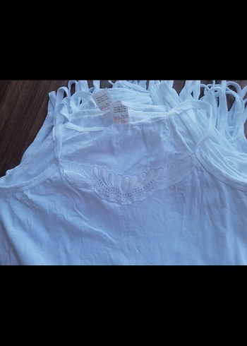 Beyaz kadın Atlet her beden mevcut 5 ad fiyatıdır - Görsel 2