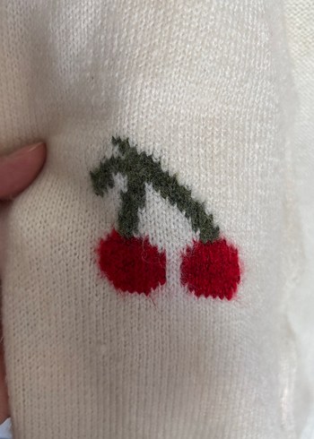 Nakışlı Kiraz Desenli Beyaz Triko Hırka - Görsel 3