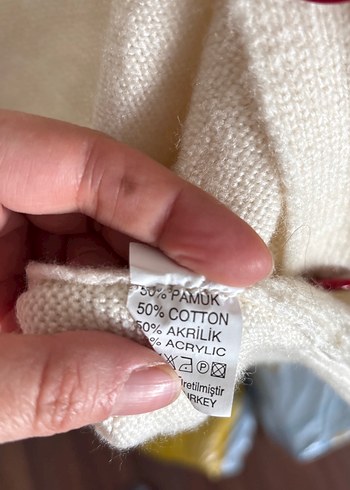 Nakışlı Kiraz Desenli Beyaz Triko Hırka - Görsel 5