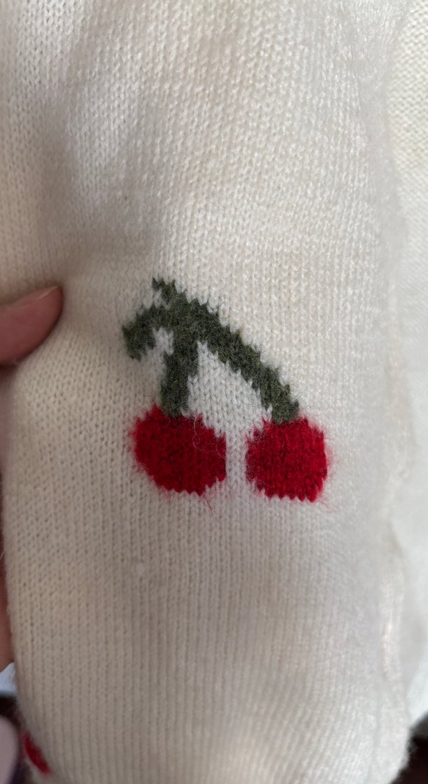 Nakışlı Kiraz Desenli Beyaz Triko Hırka - Görsel 3