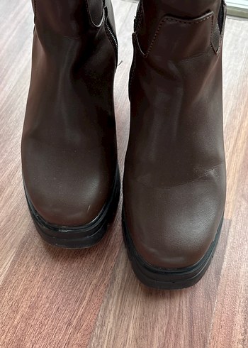 Kahverengi Deri Tokalı Kadın Dizüstü Bot - Görsel 4