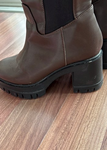 Kahverengi Deri Tokalı Kadın Dizüstü Bot - Görsel 5