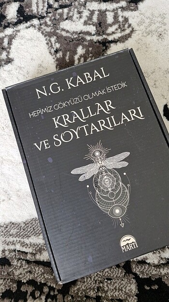 İmzali kutu seti krallar ve soytarılar n.g. kabal - Görsel 2