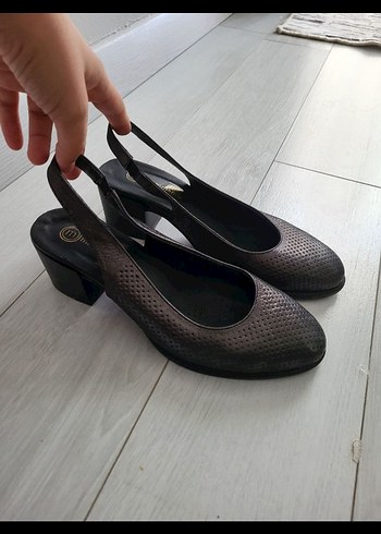 Kahverengi Klasik Kadın Topuklu Ayakkabı