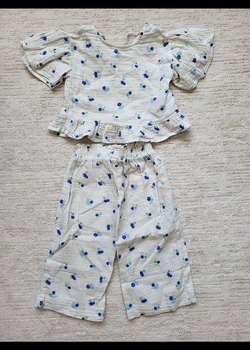 Kız Bebek Çiçekli Fırfırlı Takım