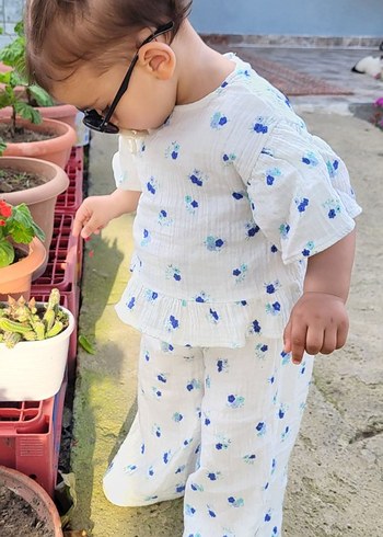 2 Yaş Beden çeşitli Renk Kız Bebek Çiçekli Fırfırlı Takım
