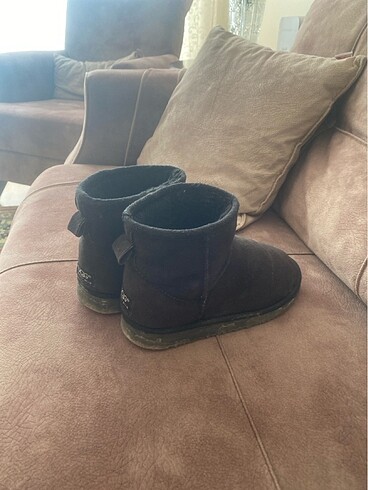 37 Beden Ugg bot
