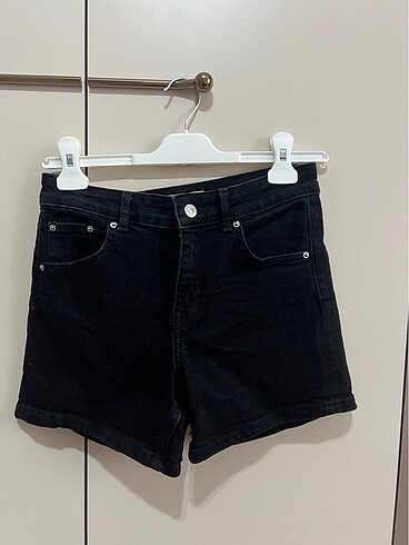 Bershka Şort