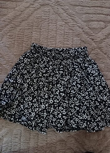 Siyah mini etek/mavi kot şort